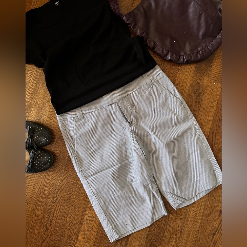 Vintage GAP pinstriped grey trouser shorts size 2, EUC, preppy professional